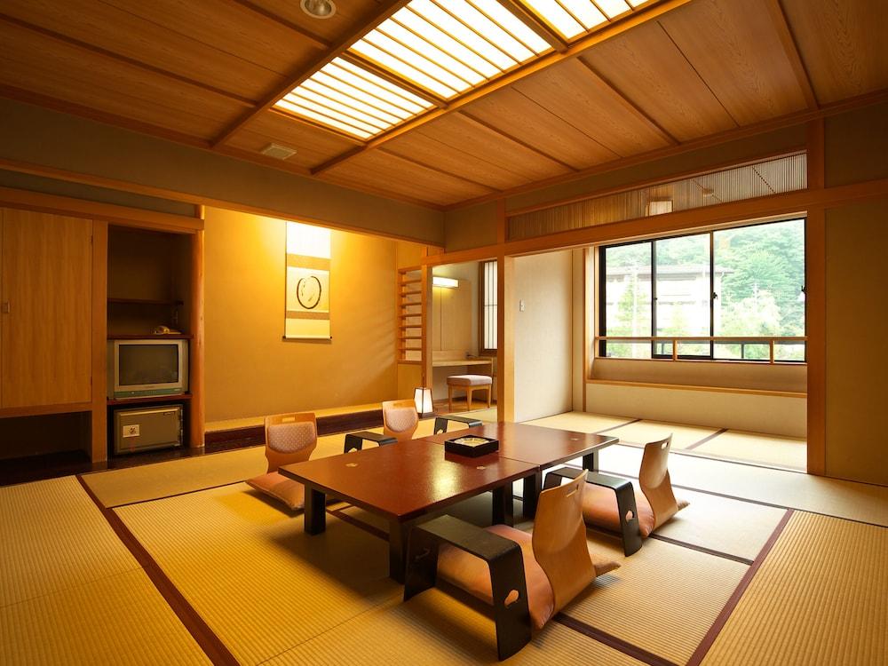 โฮดากาโซ ซานกาโนยู Hotel ทาคายาม่า ภายนอก รูปภาพ