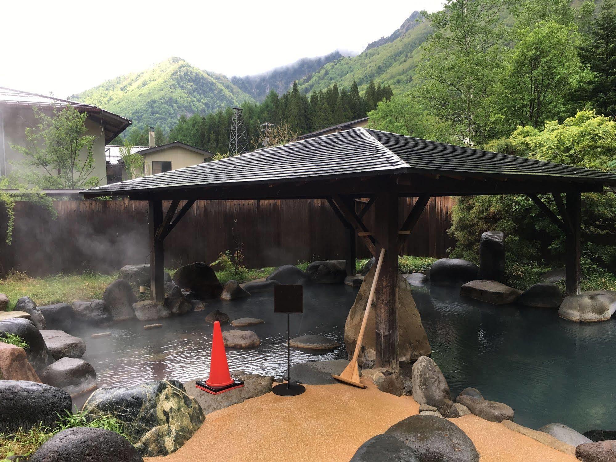 โฮดากาโซ ซานกาโนยู Hotel ทาคายาม่า ภายนอก รูปภาพ